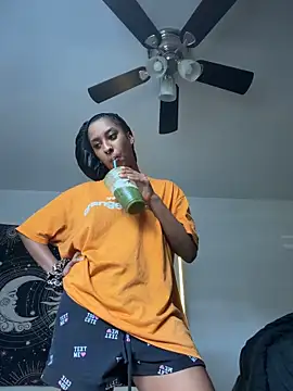 Your Paris online show from 11.12.25