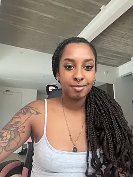 Your Paris online show from 12.05.25