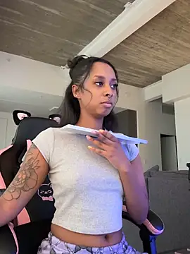 Your Paris online show from 04.06.26