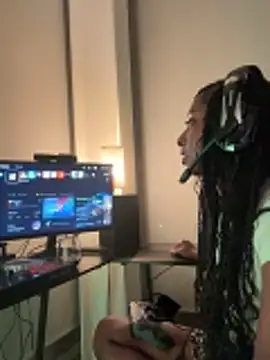 Your Paris online show from 04.20.26