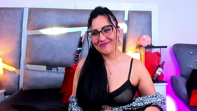 Evangeline Taylorr online show from 03.02.25