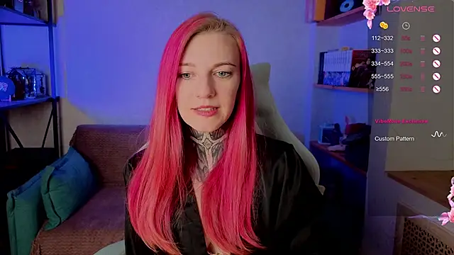 Roxy      online show from 09.28.25