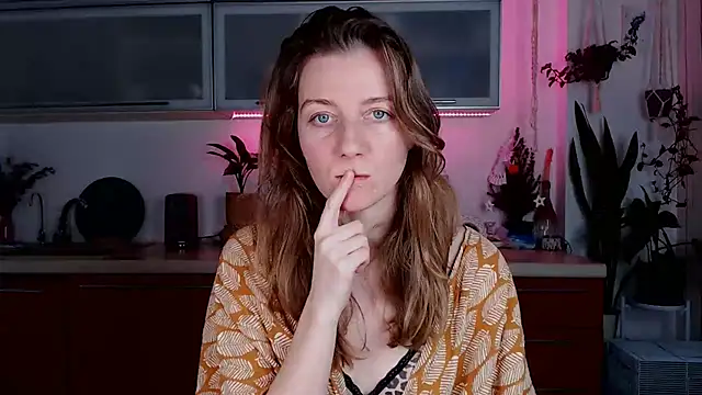 Elly Helly online show from 01.02.25