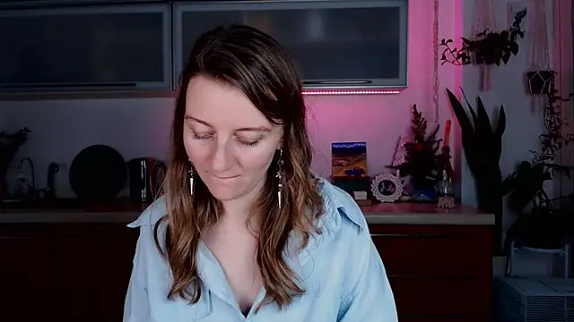 Elly Helly online show from 01.11.25