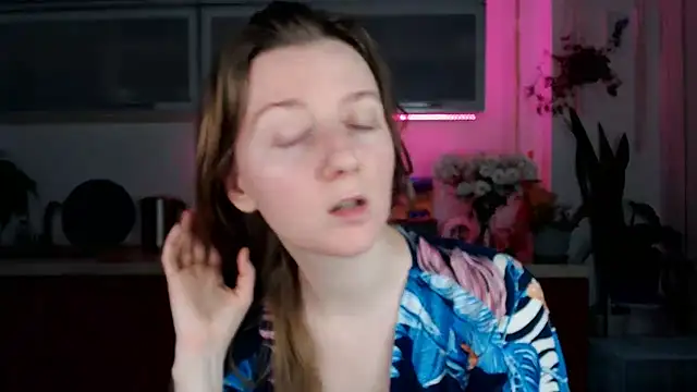 Elly Helly online show from 02.27.25