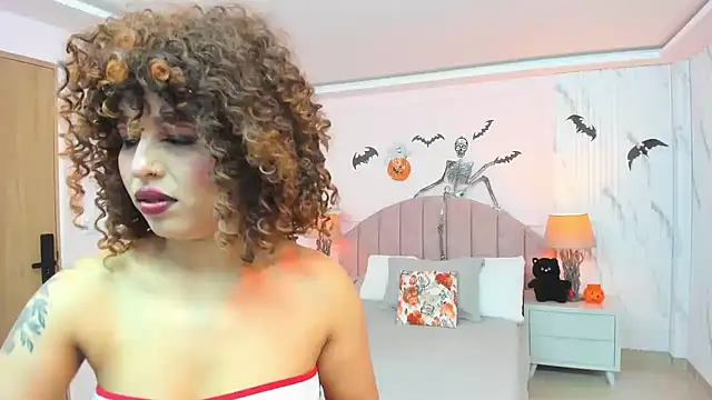 MadelaineJones online show from 10.27.25