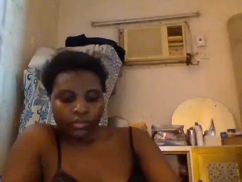 Snapshot of queenzuena chatting on 06.23.26 queenzuena online show from 06.23.26