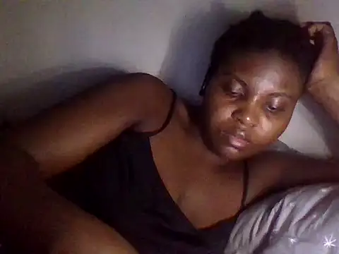 Snapshot of queenzuena chatting on 07.28.26 queenzuena online show from 07.28.26