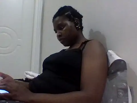 Snapshot of queenzuena chatting on 07.29.26 queenzuena online show from 07.29.26