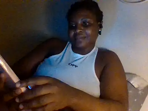 Snapshot of queenzuena chatting on 07.31.26 queenzuena online show from 07.31.26