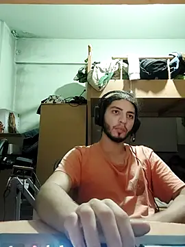 kleineid77 online show from 10.28.25