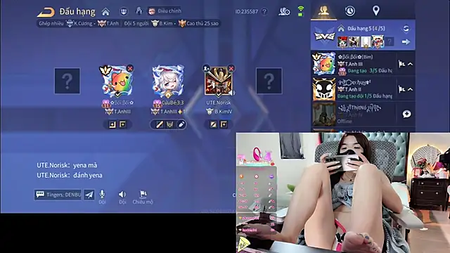 Snapshot of Berrysweet_68 chatting on 10.15.25 Berrysweet 68 online show from 10.15.25