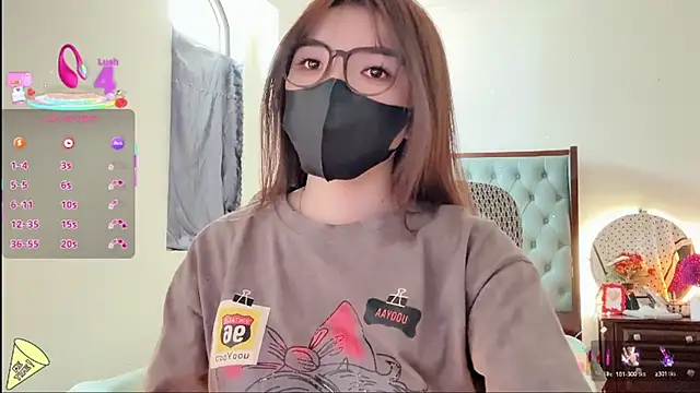 Snapshot of Berrysweet_68 chatting on 10.20.25 Berrysweet 68 online show from 10.20.25