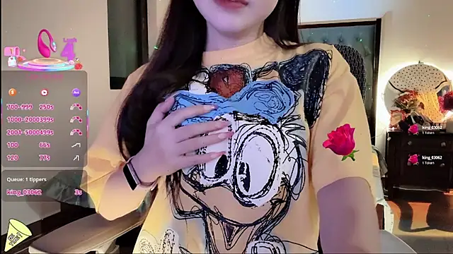 Snapshot of Berrysweet_68 chatting on 10.24.25 Berrysweet 68 online show from 10.24.25