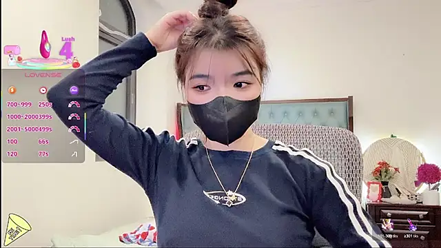 Snapshot of Berrysweet_68 chatting on 11.05.25 Berrysweet 68 online show from 11.05.25