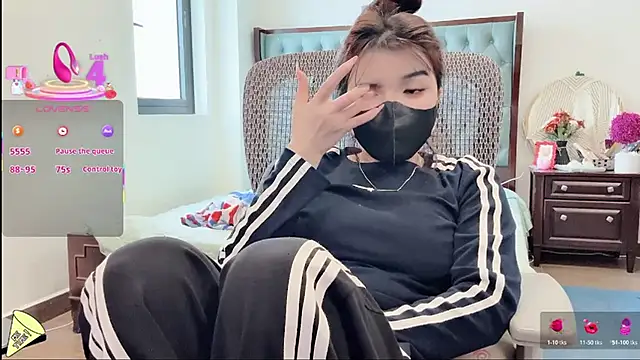 Snapshot of Berrysweet_68 chatting on 11.06.25 Berrysweet 68 online show from 11.06.25