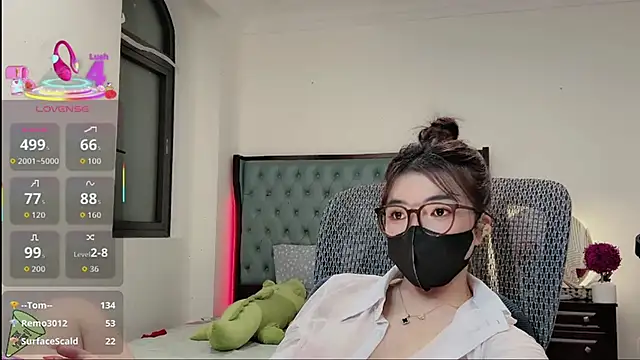 Snapshot of Berrysweet_68 chatting on 11.13.25 Berrysweet 68 online show from 11.13.25