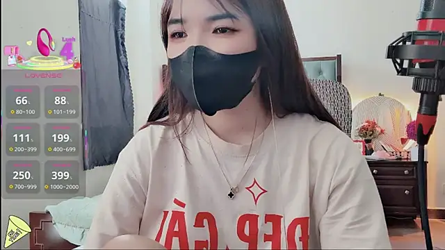 Snapshot of Berrysweet_68 chatting on 11.15.25 Berrysweet 68 online show from 11.15.25