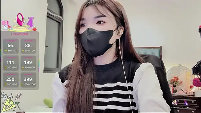 Snapshot of Berrysweet_68 chatting on 11.19.25 Berrysweet 68 online show from 11.19.25