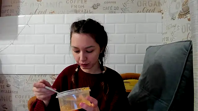 Snapshot of Adela_Vetta chatting on 02.06.25 Adela Vetta online show from 02.06.25