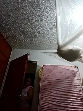 Snapshot of BBW_salome chatting on 03.22.25 BBW salome online show from 03.22.25