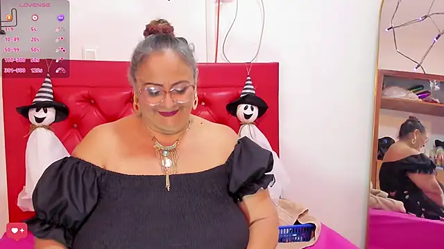 Snapshot of BBW_salome chatting on 09.30.25 BBW salome online show from 09.30.25