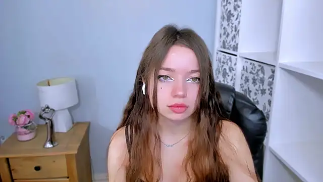 GraceLips online show from 10.25.25