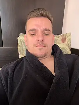 Snapshot of Huge_cock22cm chatting on 03.06.26 Huge cock22cm online show from 03.06.26