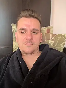 Snapshot of Huge_cock22cm chatting on 03.26.26 Huge cock22cm online show from 03.26.26