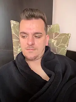 Snapshot of Huge_cock22cm chatting on 03.28.26 Huge cock22cm online show from 03.28.26