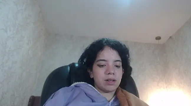 EmmaCowperr online show from 01.15.25