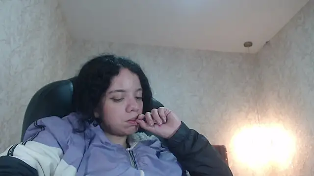 EmmaCowperr online show from 01.16.25