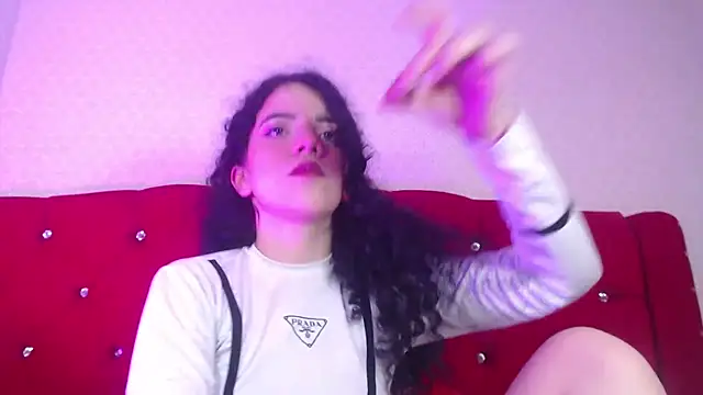 EmmaCowperr online show from 02.13.25