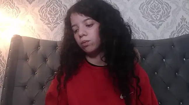 EmmaCowperr online show from 02.25.25