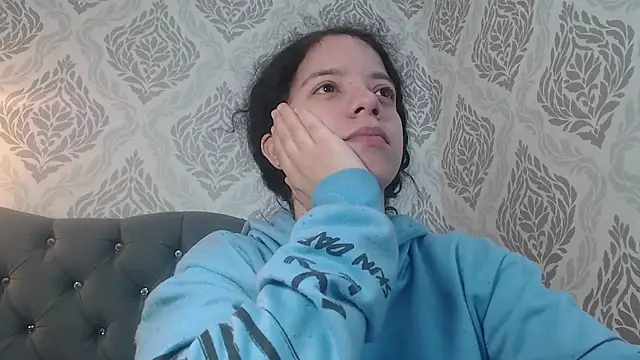 EmmaCowperr online show from 03.15.25