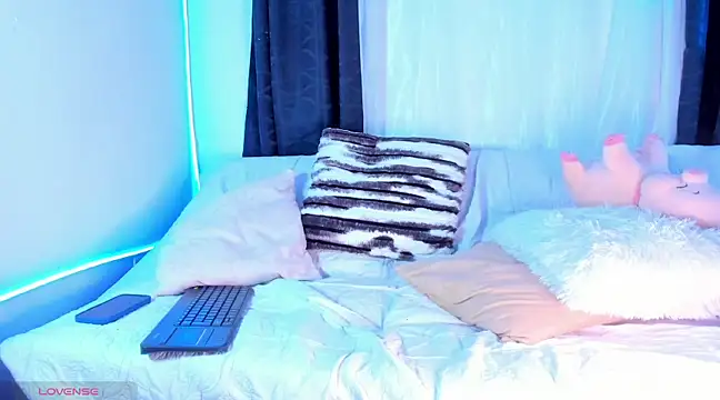 Josep Davies online show from 02.18.25