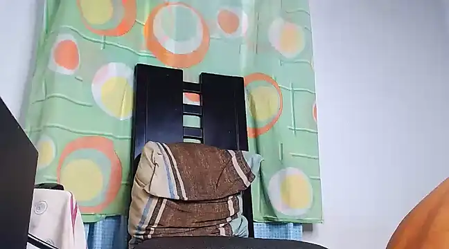 Snapshot of DanteSantoro chatting on 02.05.25 DanteSantoro online show from 02.05.25