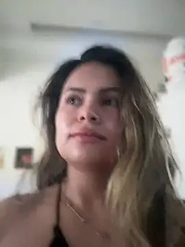 Snapshot of melanny10 chatting on 12.21.24 melanny10 online show from 12.21.24