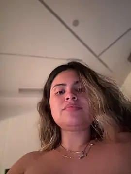 Snapshot of melanny10 chatting on 12.27.24 melanny10 online show from 12.27.24