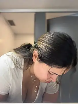 Snapshot of melanny10 chatting on 03.01.25 melanny10 online show from 03.01.25