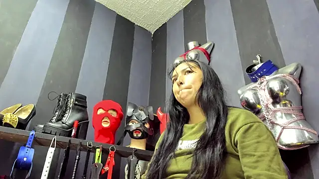 LucyStrike  online show from 02.18.25