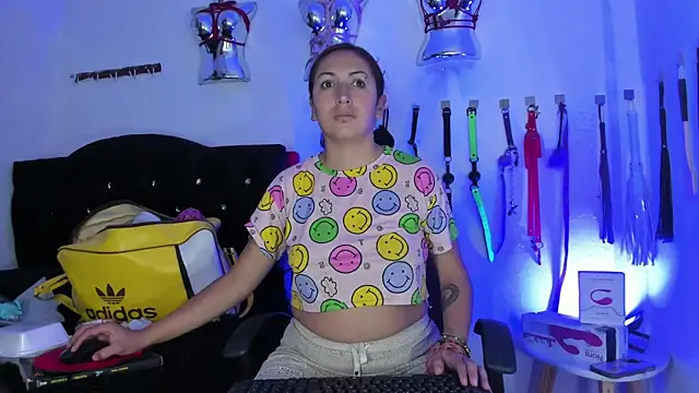 LucyStrike  online show from 11.04.25