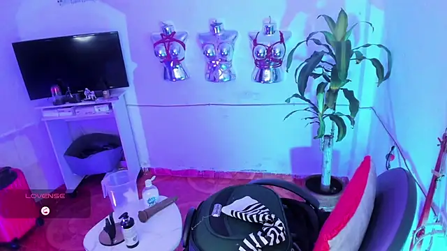 LucyStrike  online show from 05.30.26