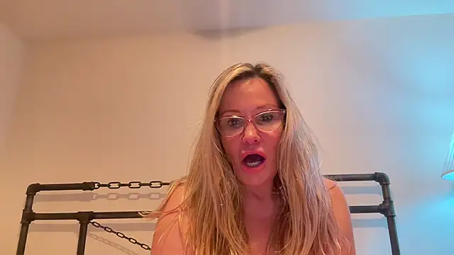 Milf Goddess online show from 02.19.25