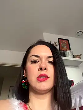 Luccreccia  online show from 12.21.25