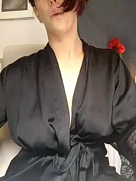 Snapshot of Loona-Lexxington chatting on 12.10.24 Loona-Lexxington online show from 12.10.24