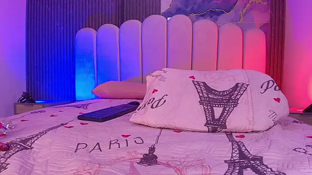 hot dione online show from 04.18.26