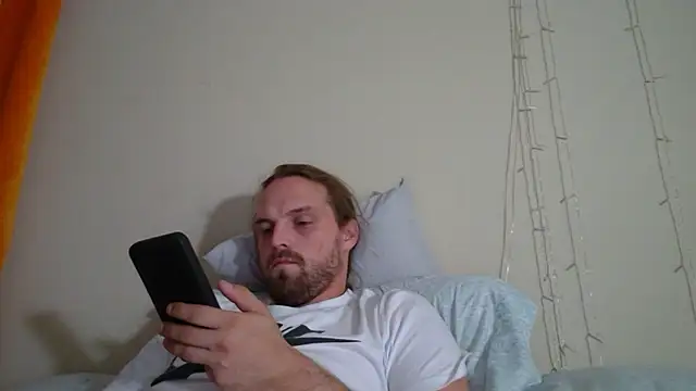 Snapshot of VitaminmanFL chatting on 12.14.24 VitaminmanFL online show from 12.14.24