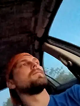 Snapshot of VitaminmanFL chatting on 10.20.25 VitaminmanFL online show from 10.20.25