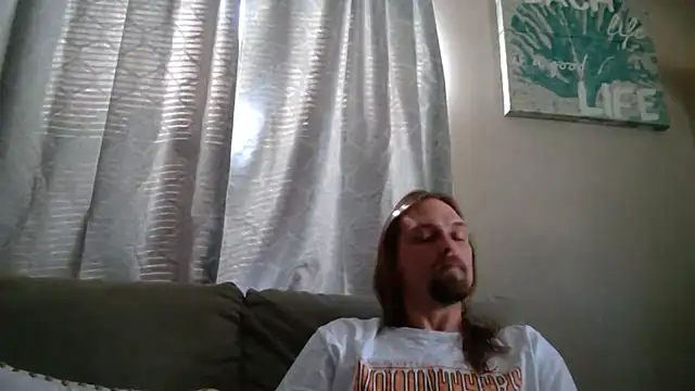 Snapshot of VitaminmanFL chatting on 11.11.25 VitaminmanFL online show from 11.11.25